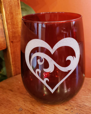 Crimson Abstract Etched Heart Stemless Wine Glass